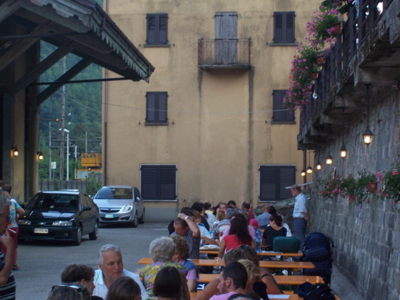  Image name: Estate052.jpg 
 width: 801 pixel 
 height: 602 pixel 
 Size: 377874 bytes 
 Click to enlarge 